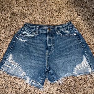 American Eagle Highest rise mom short